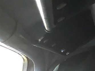 BELTE MÅ PÅ: Thor Isaksen i Citroën med sjåfør Ottar Kaasa i en bil passasjeren husker godt fra før. Foto: Torgeir Haugen